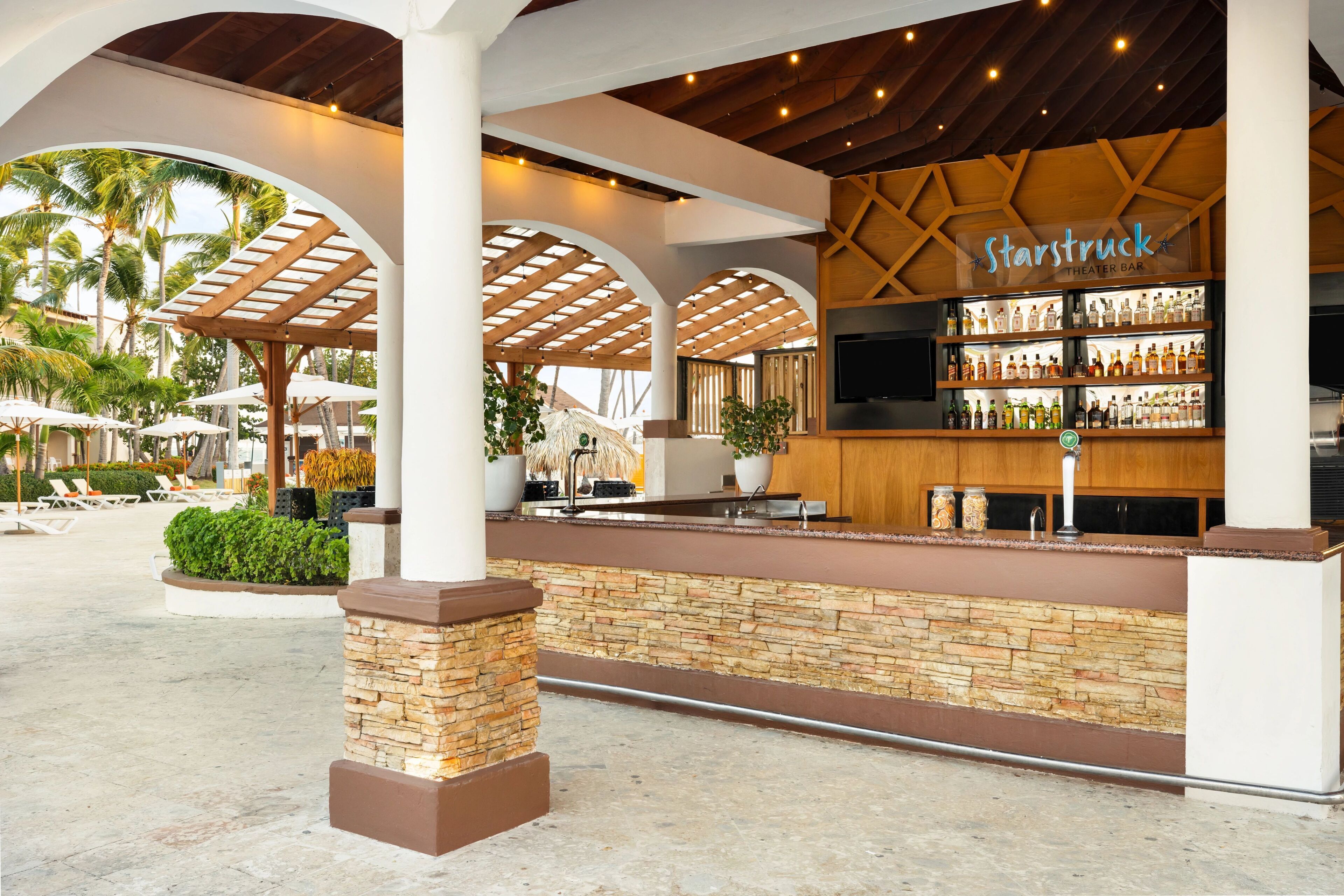 10 bars/lounges, 3 beach bars, swim-up bar, poolside bar