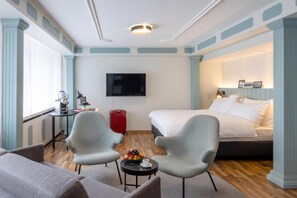 Suite – junior | Safe på rommet, wi-fi (inkludert) og sengetøy