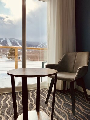 Caja de seguridad en la habitación y decoración personalizada 