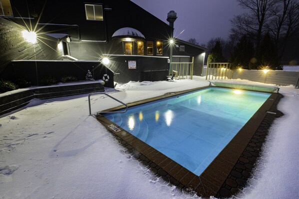 Piscine extérieure, piscine chauffée