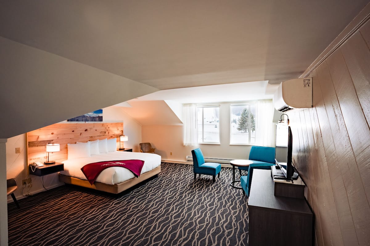 Lodge - Penthouse | In-room safe, individually decorated, individually furnished