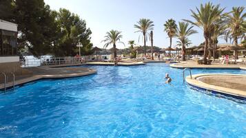 Indoor pool, 2 outdoor pools, pool umbrellas, sun loungers