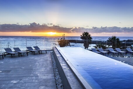 Infinity pool