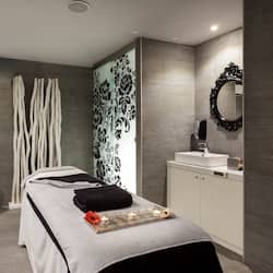 Couples treatment room(s), sauna, steam room, body treatments