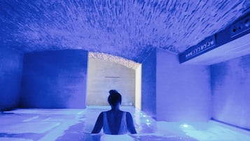 Couples treatment room(s), sauna, steam room, body treatments