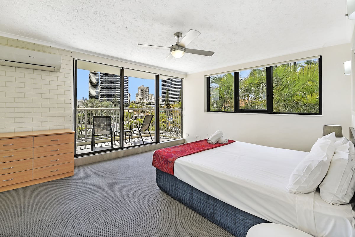 Superior Apartment, 2 Bedrooms | 1 bedroom, in-room safe, iron/ironing board, cribs (surcharge)