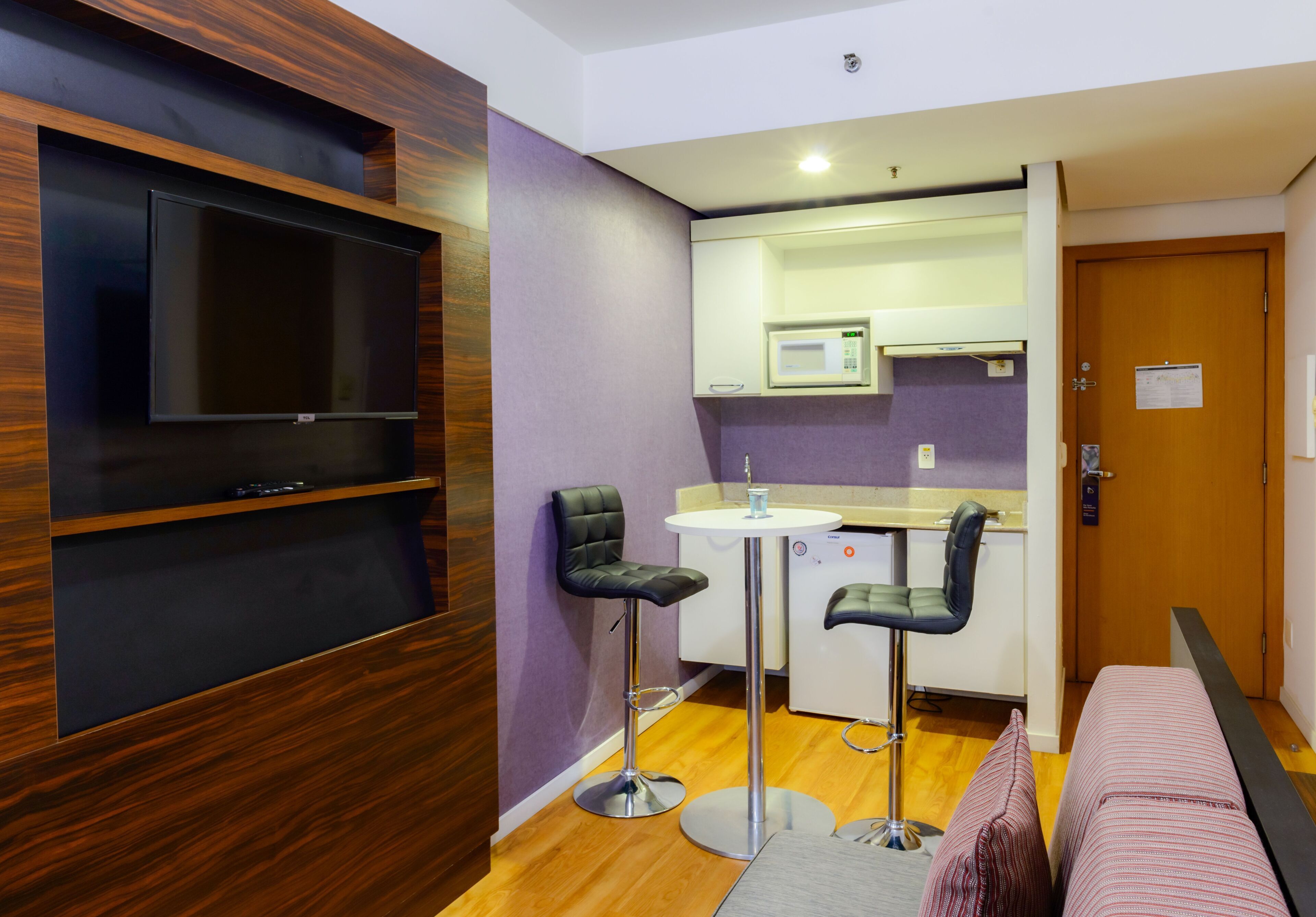 deluxe double room | minibar, in-room safe, desk, blackout curtains