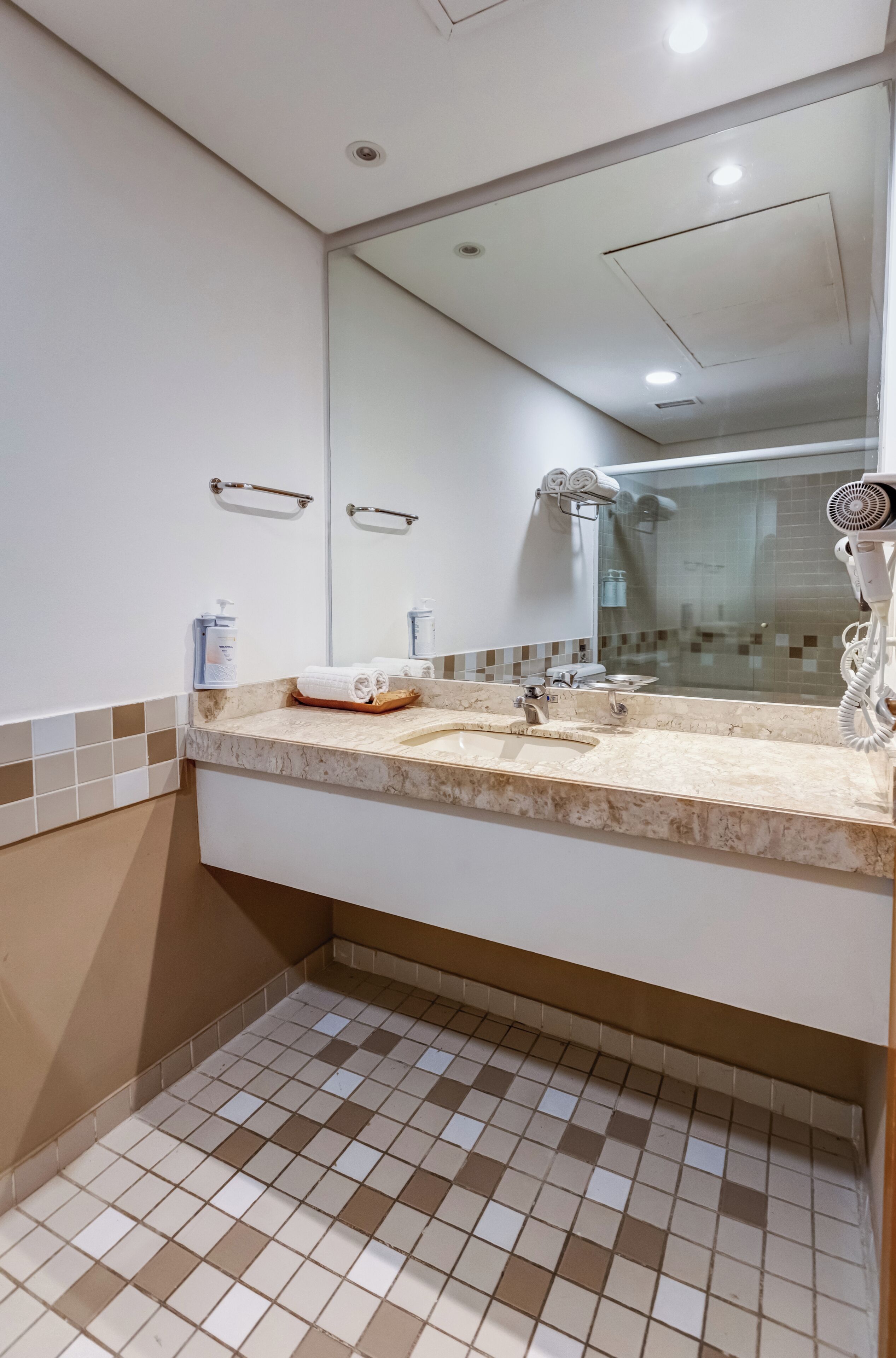 Photo - Comfort Suites Alphaville