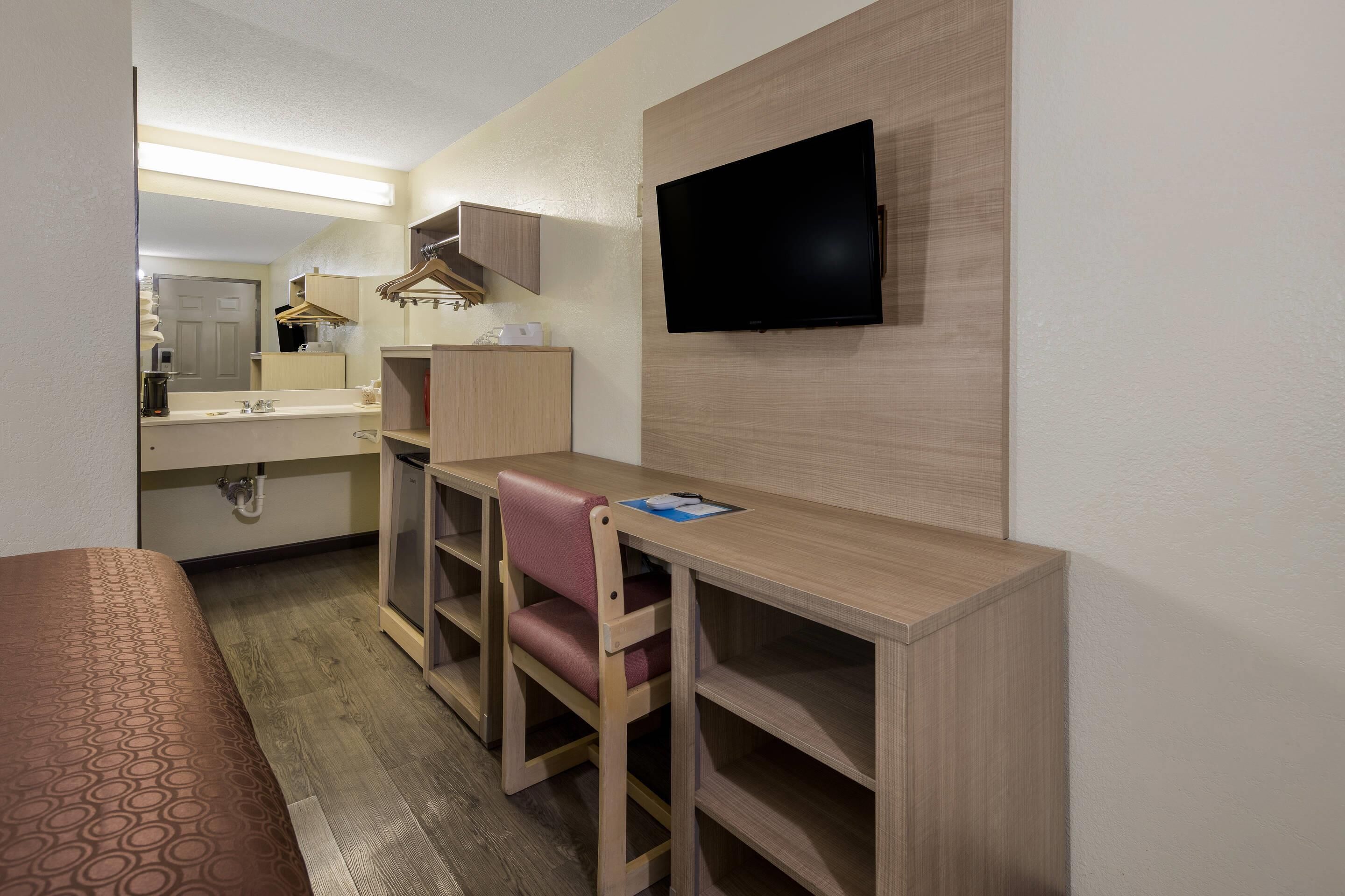 Desk, blackout drapes, free WiFi, bed sheets