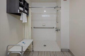 Chambre, 2 lits doubles, accessible aux personnes à mobilité réduite, non-fumeur | Bureau, rideaux d’obscurcissement, accès au Wi-Fi (inclus)