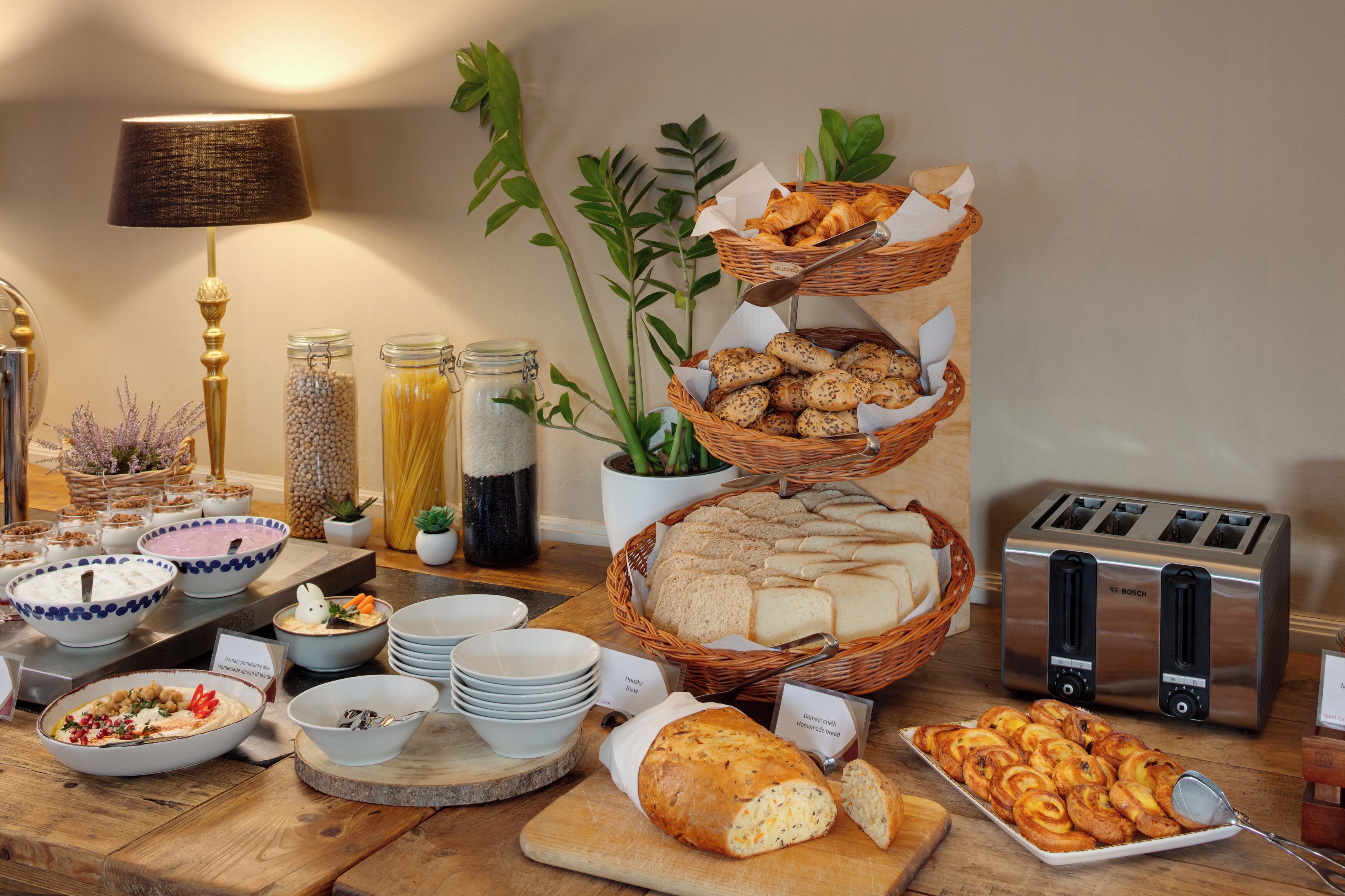 Daily buffet breakfast (CZK 375 per person)