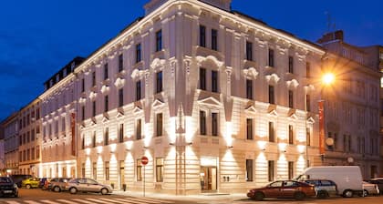 Hotel Carol