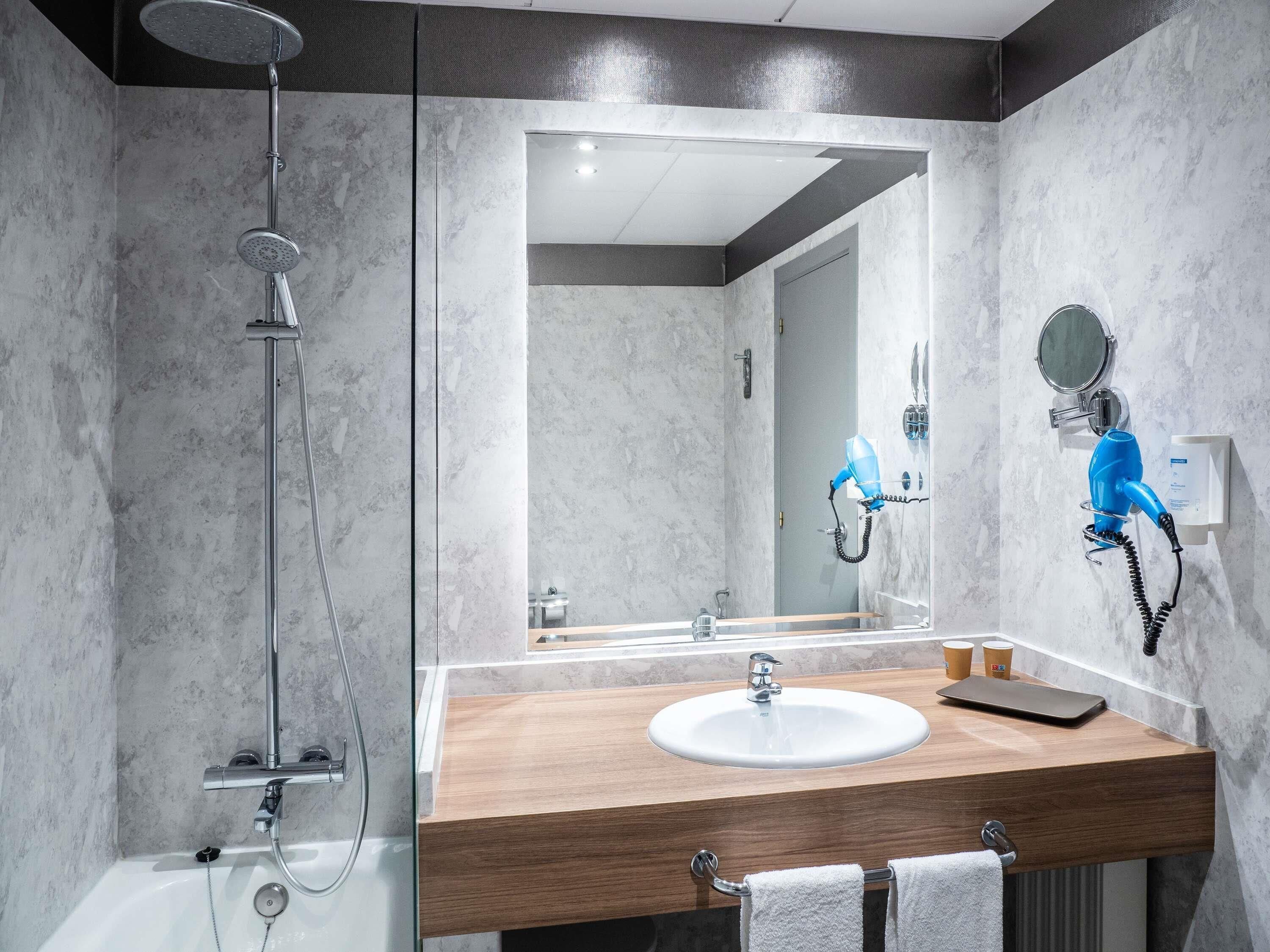 superior room, 1 double bed, terrace | down duvets, in-room safe, desk, blackout curtains