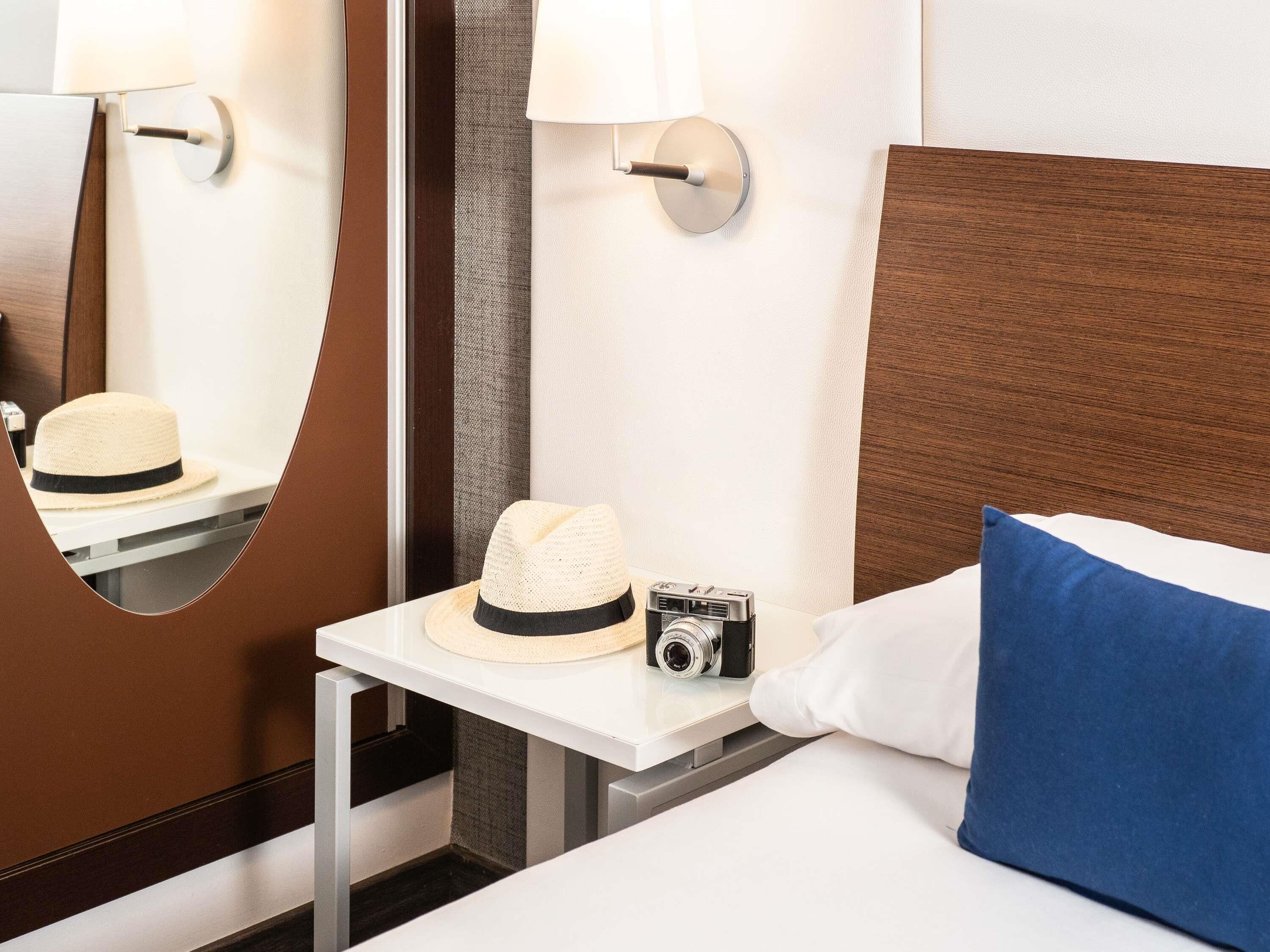 Down duvets, in-room safe, desk, blackout curtains