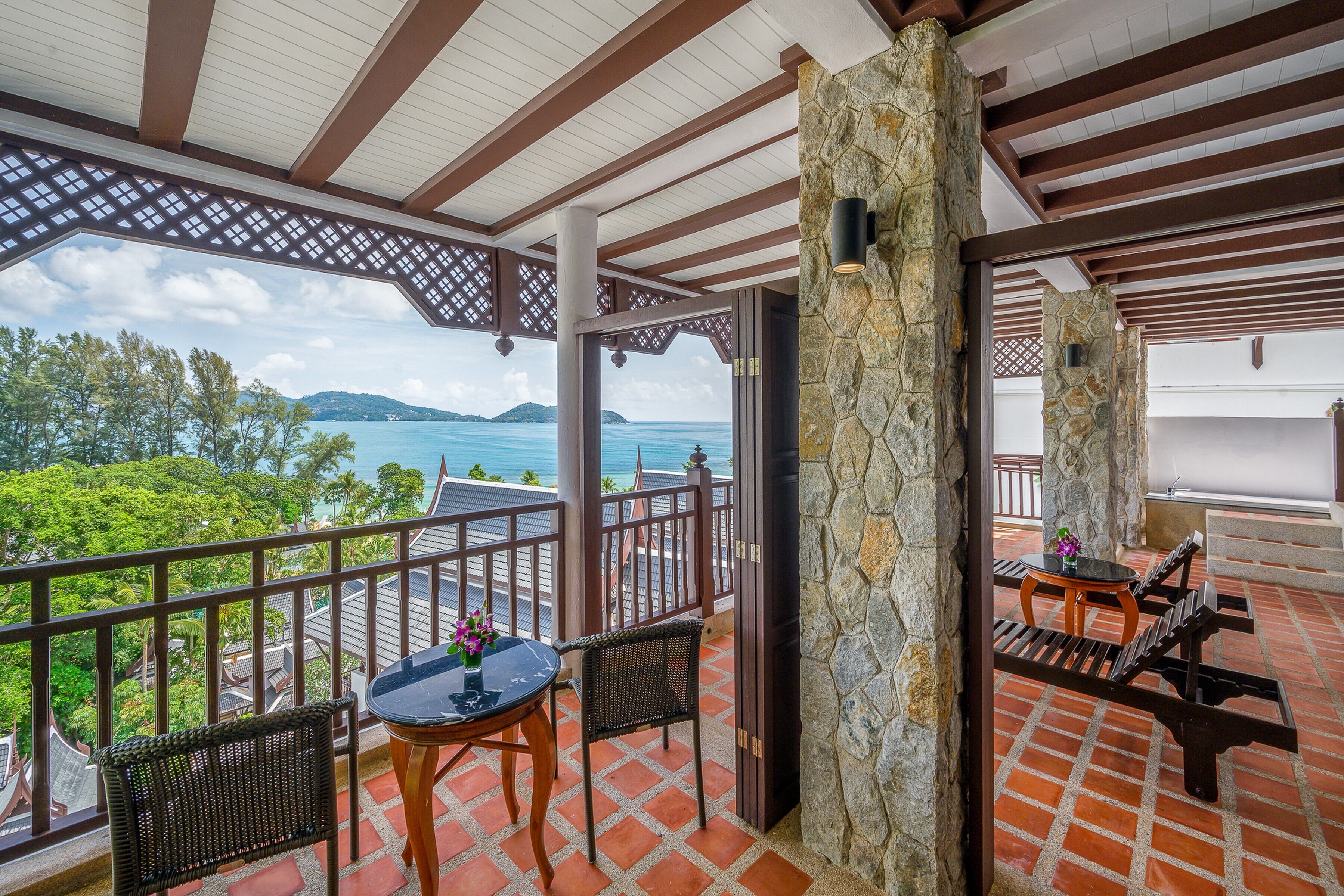 family seaview 2 bedroom hillside suite with terrace bathtub | terrace/patio