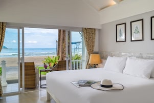 Minibar, in-room safe, individually decorated, individually furnished