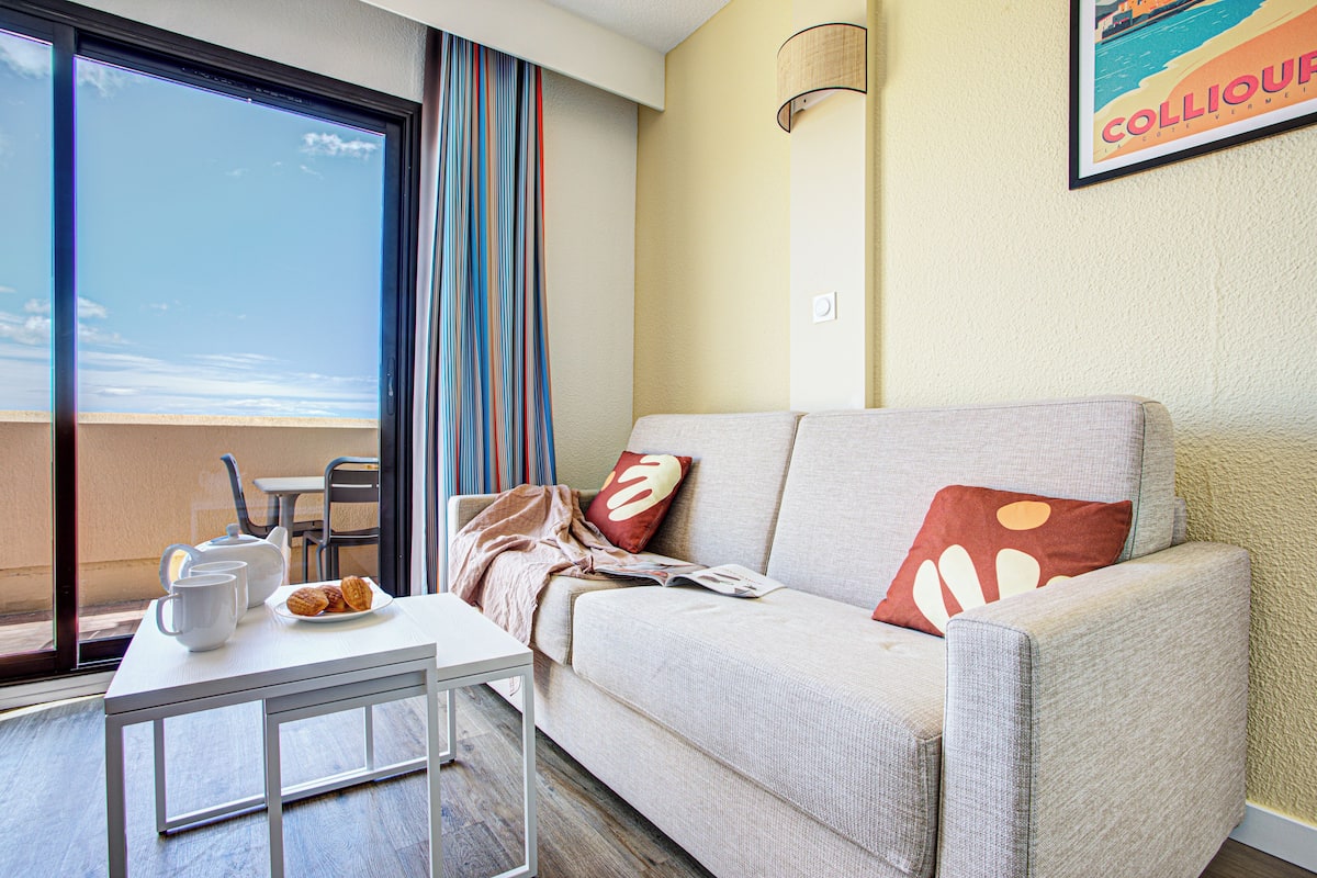 Studio 2 personnes - Terrasse ou balcon - climatisé - vue mer - Rénové | Chambres insonorisées, fer et planche à repasser, Wi-Fi gratuit