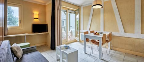 Standard-Studio, Balkon | Verdunkelungsvorhänge, Bügeleisen/Bügelbrett, Babybetten