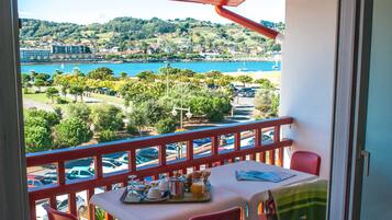 Toetasjesleilighet, 1 soverom, havneutsikt ( or Pool view For 6) | Utsikt fra rommet