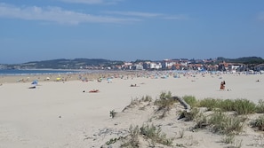 Una spiaggia nelle vicinanze