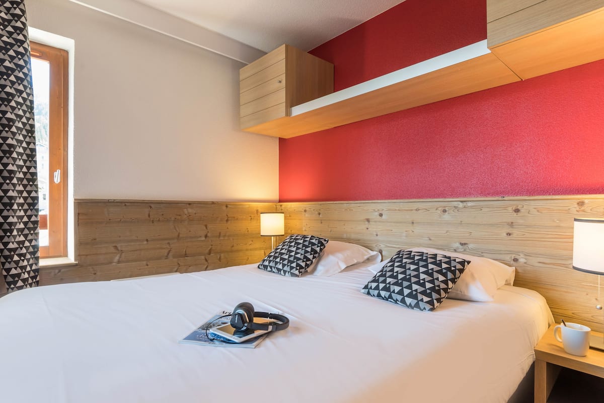 1 bedroom, in-room safe, iron/ironing board, cots/infant beds