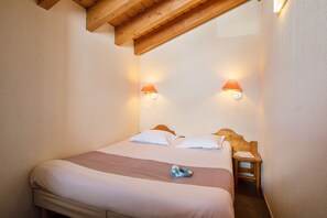 Apartment 6 people - 2 bedrooms | Iron/ironing board, cots/infant beds, free WiFi, bed sheets