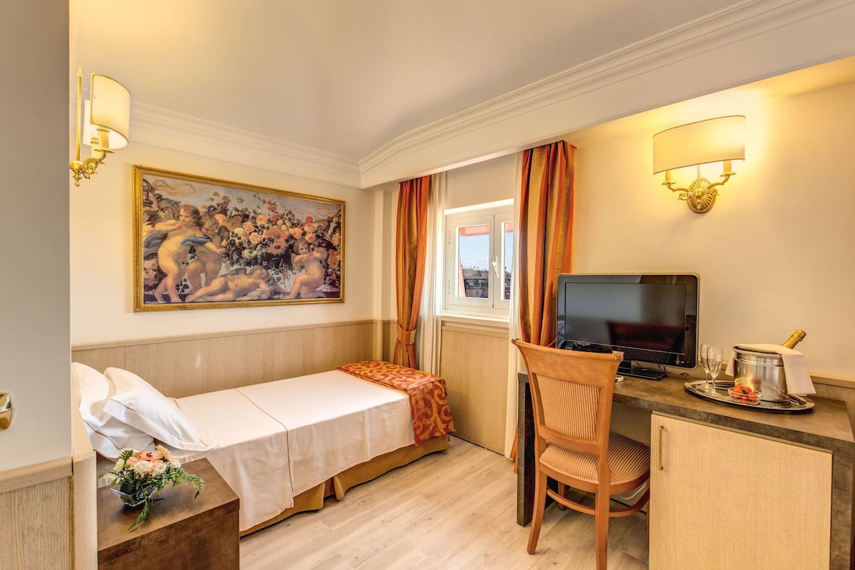 Single Room | Premium bedding, in-room safe, desk, soundproofing