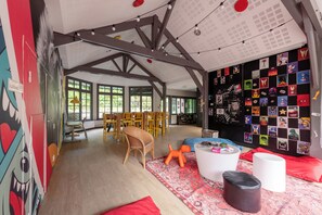 Children’s play area – indoor