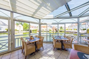 Frokost, lunsj og middag serveres