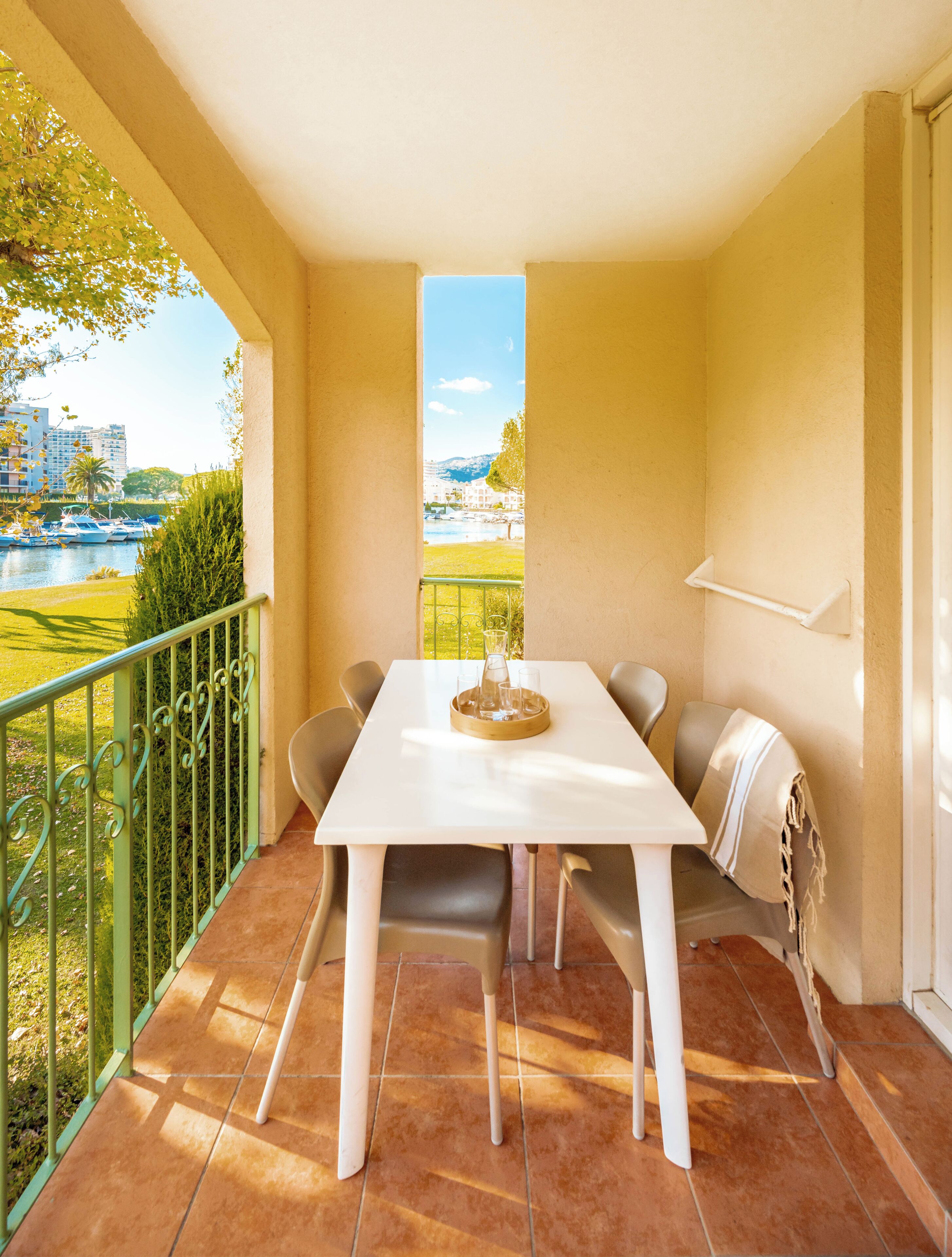 Appartement 5 personnes - 1 chambre - Terrasse ou balcon - Vue rivière - Rénové | Terrasse/Patio