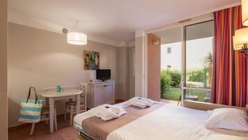 Studio 2 people - Terrace | Blackout drapes, free WiFi, bed sheets