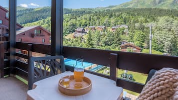 ์คํ ๋ค๋ ์คํ๋์ค | ํ
๋ผ์ค/ํํฐ์ค