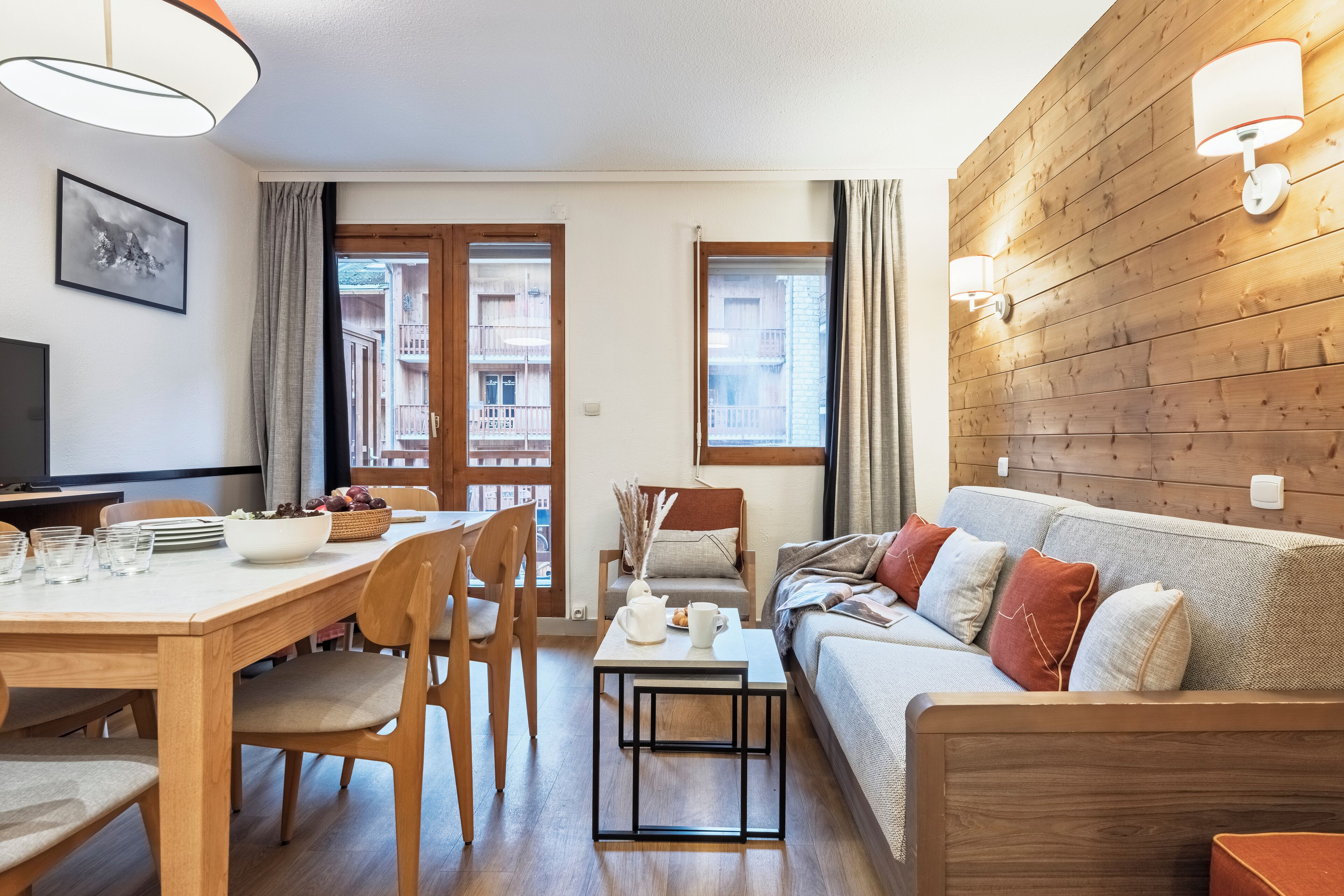 Appartement 6 personnes - 1 chambre + 1 coin nuit - rénové | Khu phòng khách | TV 