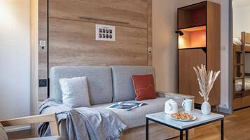 Studio 4 personnes - 1 coin nuit - rรฉnovรฉ | ๊ฑฐ์ค ๊ณต๊ฐ | TV