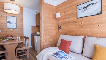 Appartement 4 personnes - 1 chambre - Rénové | Wohnbereich | Fernseher