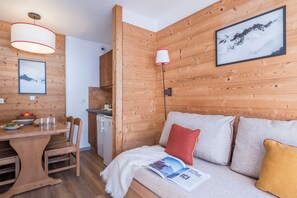 Appartement 4 personnes - 1 chambre - Rénové | Oleskelualue | Televisio