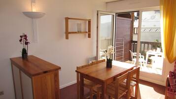 Studio (Cabine ) | Restauration dans la chambre