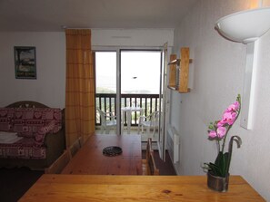 Superior-Studio (Cabine) | Wohnbereich | Fernseher