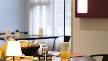 Daily buffet breakfast for a fee