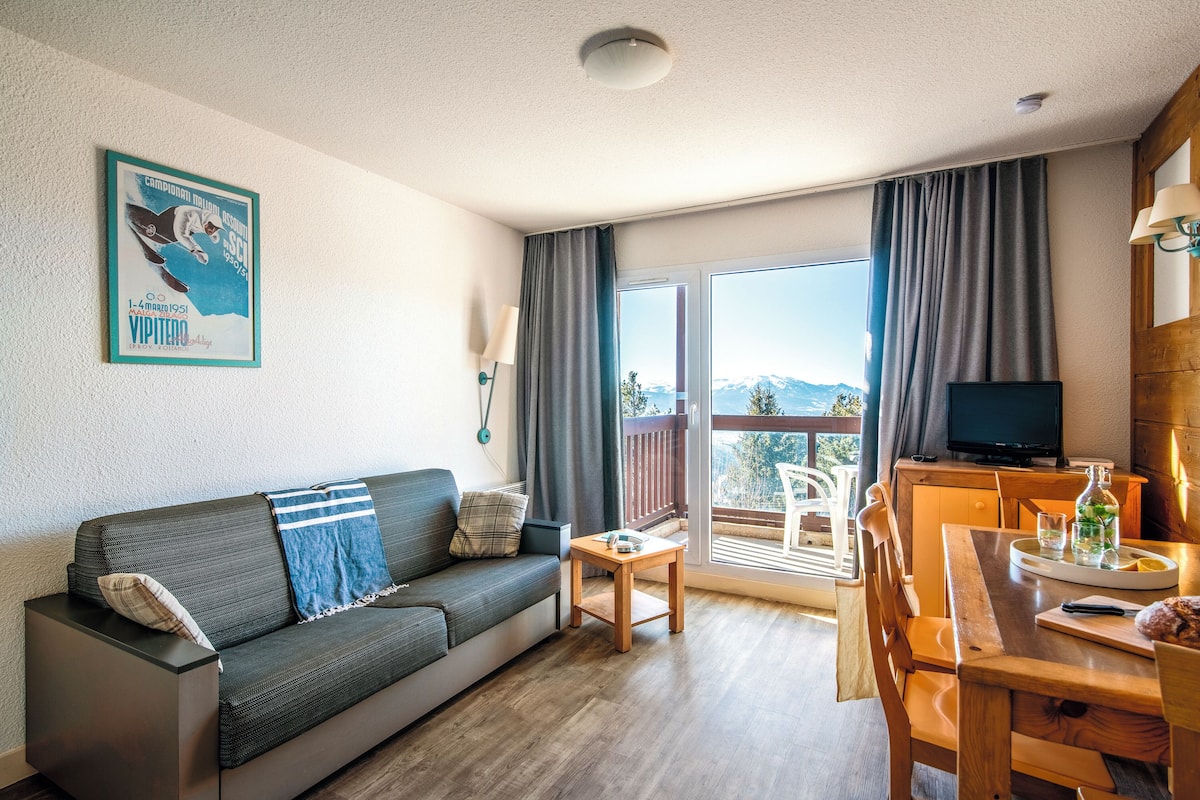 Departamento estándar, 1 habitación | Área de sala de estar | Televisión