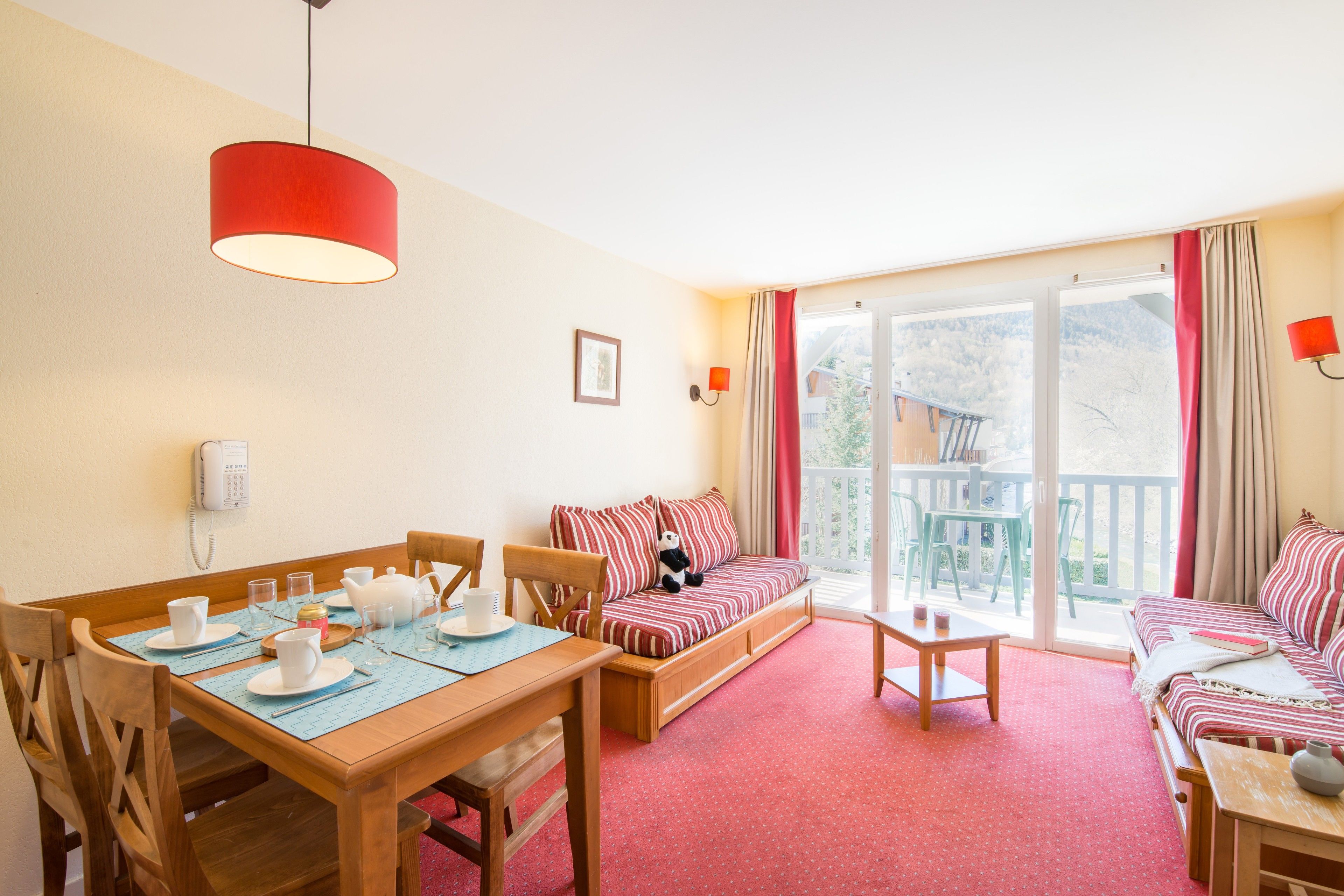 Studio 4 personnes - 1 coin nuit - Balcon | Fer et planche à repasser, lits bébé (en supplément), Wi-Fi gratuit