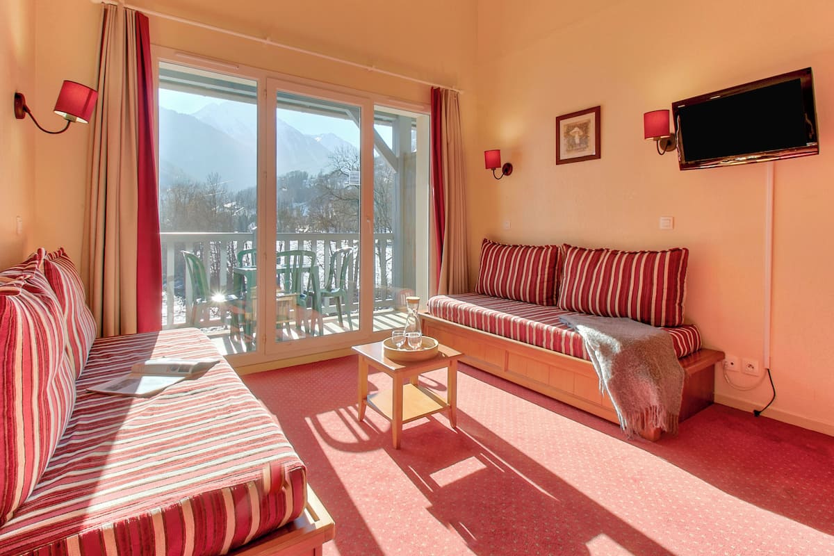 Apartment for 6 people -1 bedroom + 1 sleeping area - Balcony | Living area