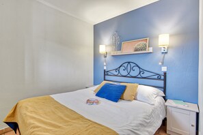 Apartment 4 people - 1 bedroom - Terrace or balcony | 1 bedroom, down comforters, in-room safe, iron/ironing board