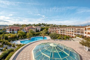 Seasonal outdoor pool, pool umbrellas, sun loungers