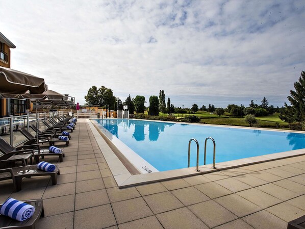 Seasonal outdoor pool, sun loungers