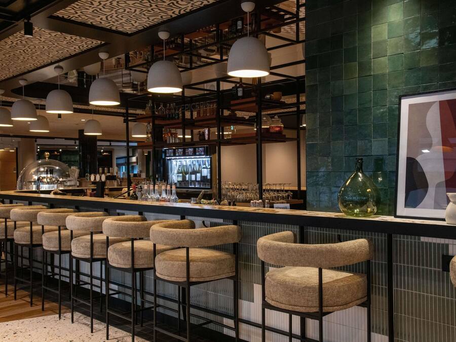 Cocktail bar