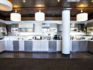 Lunch and dinner served, Regional cuisine