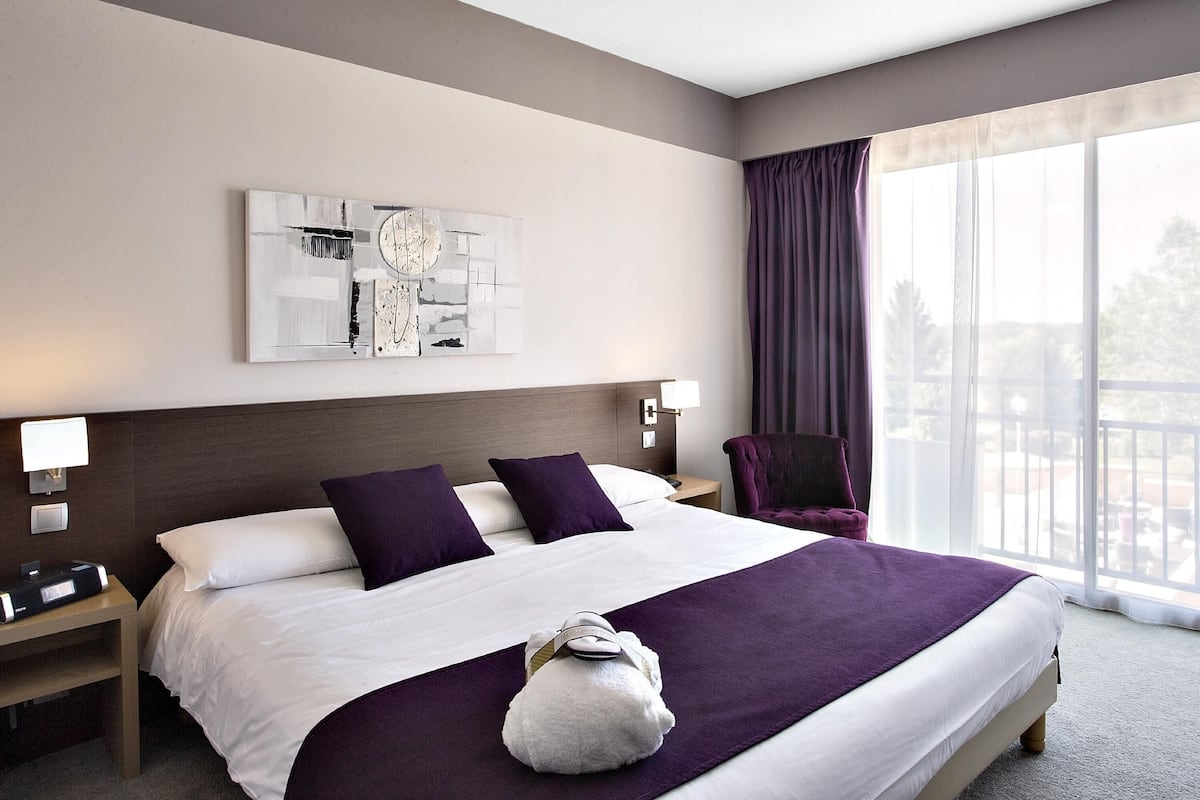 Privilege, Habitación, 1 cama matrimonial | Minibar, caja de seguridad en la habitación y escritorio