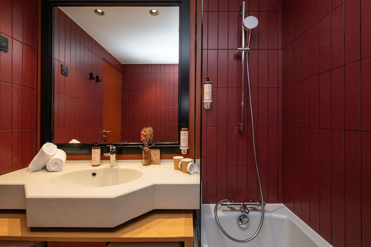 Minibar, coffre-fort, bureau