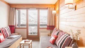 Appartement 6 personnes - 2 chambres | Living area | TV